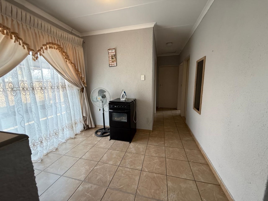 To Let 3 Bedroom Property for Rent in Waterkloof North West